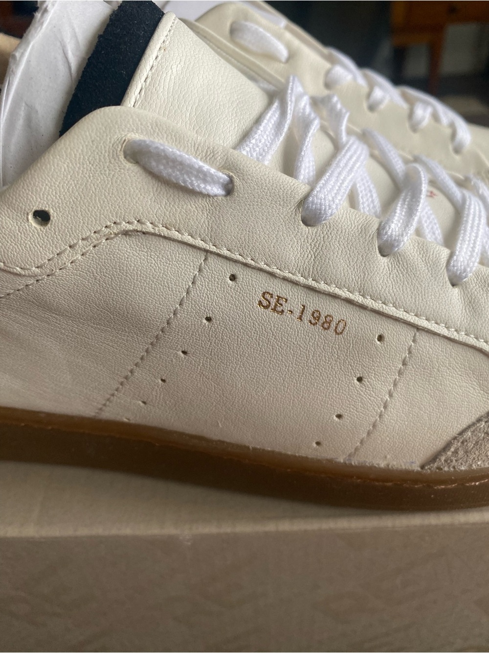 Sam Edelman Women’s Classic White Leather Sneakers with Black Heel Accent Size 9 - Picture 4 of 16